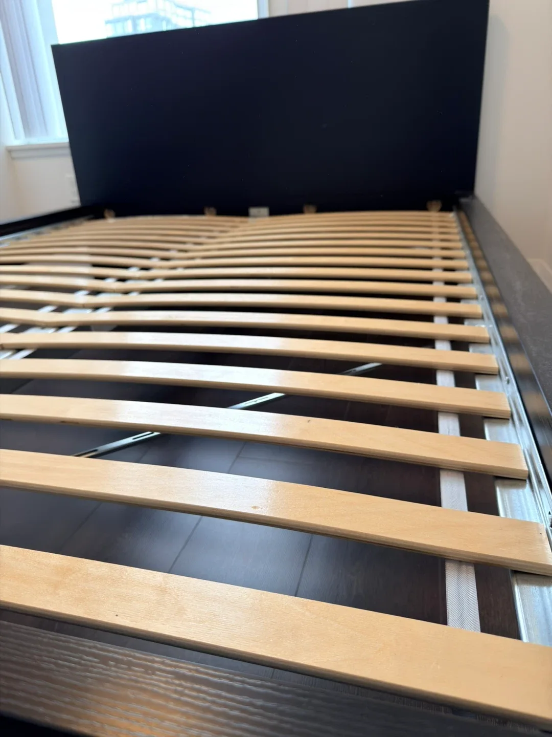 Queen Size Bedframe image indicator(3)