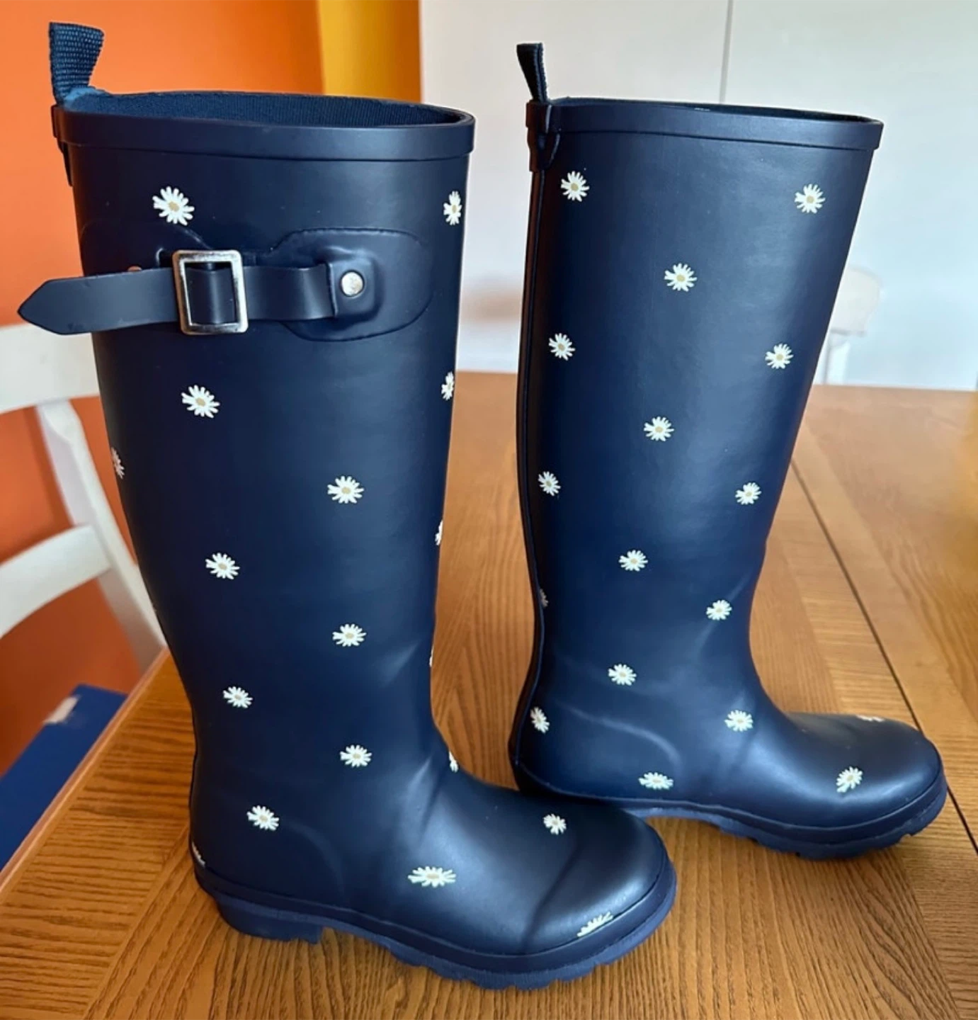London Navy Floral Rain Boots - Size 6 - photo 4