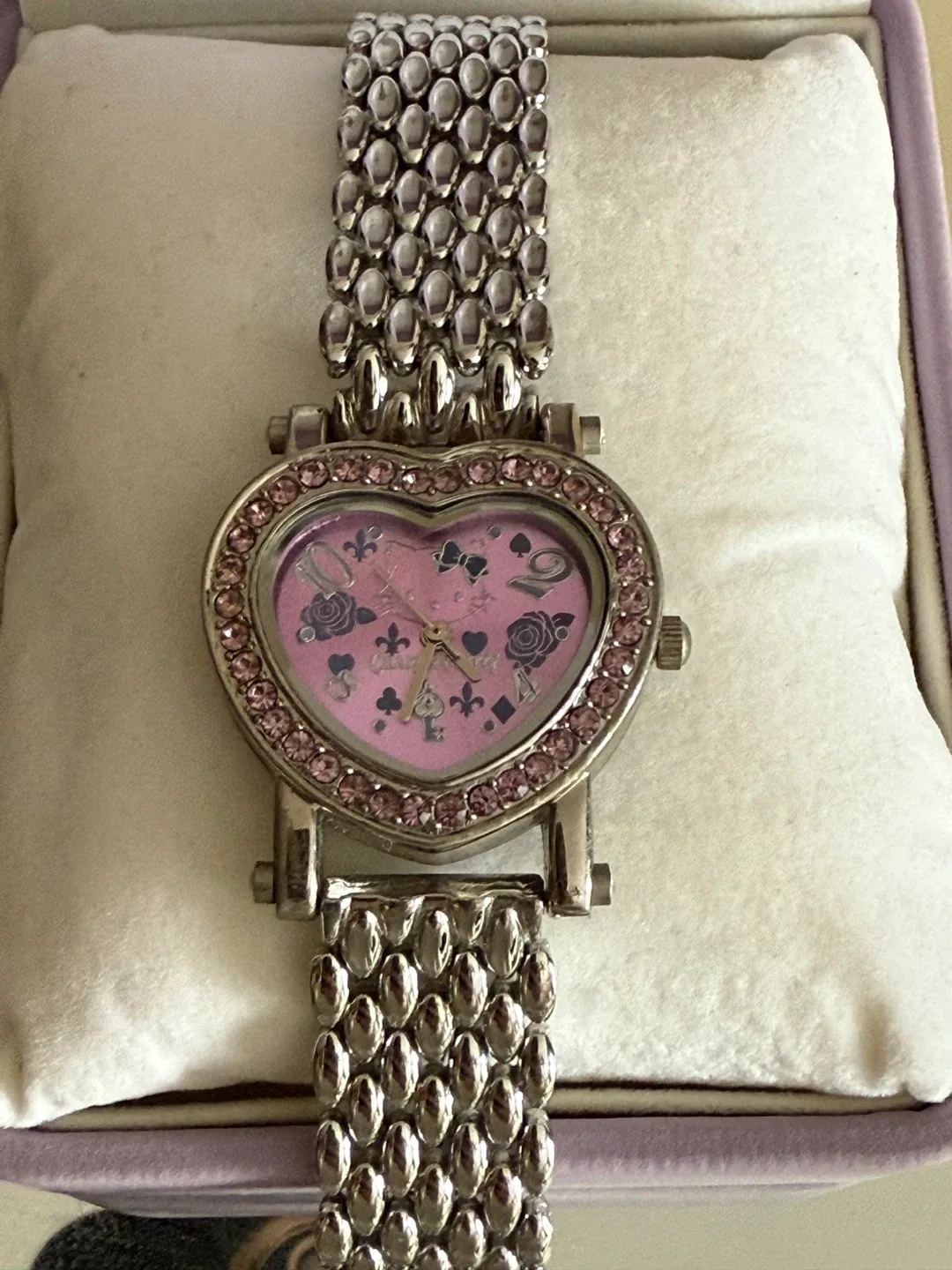 Charmmy Kitty Heart Watch with Box image indicator(2)