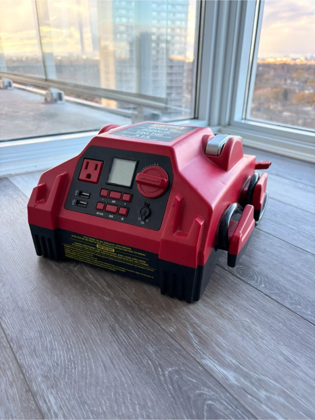 EverStart Maxx 1200A JumpStarter/Power Inverter