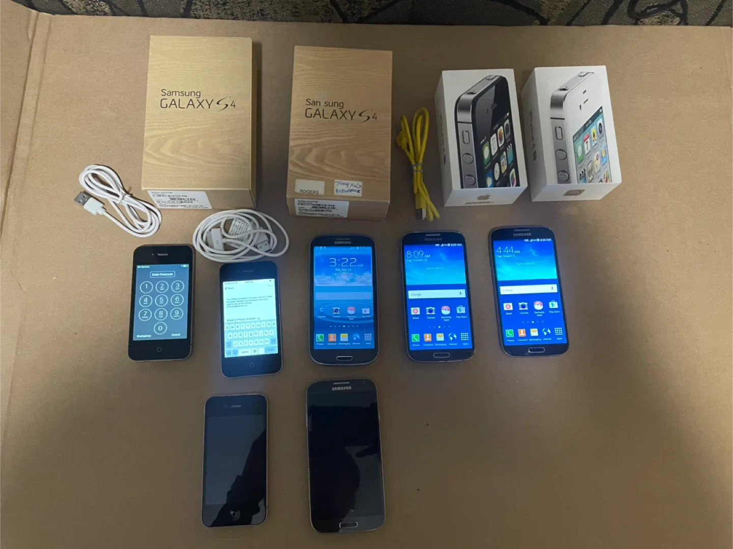 Samsung Galaxy S4 & iPhone 4S