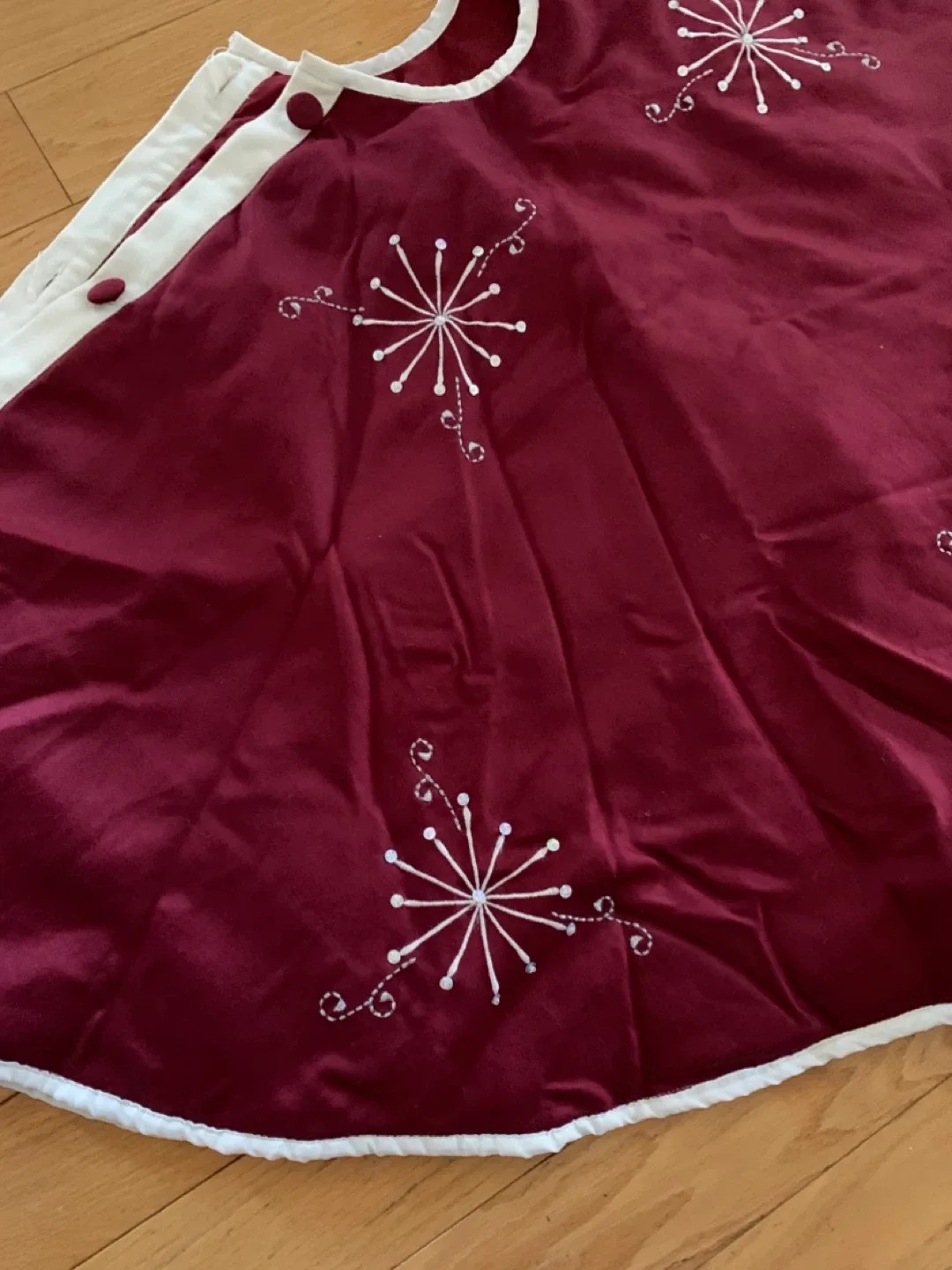 Burgundy Christmas Tree Skirt image indicator(3)