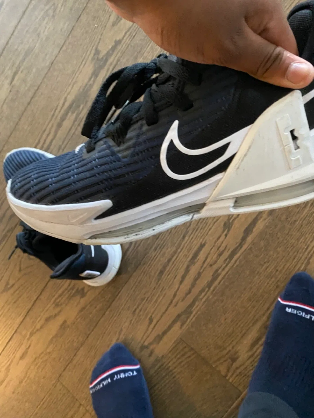 Nike Lebron Witness 7 Shoes - Size 7 image indicator(4)