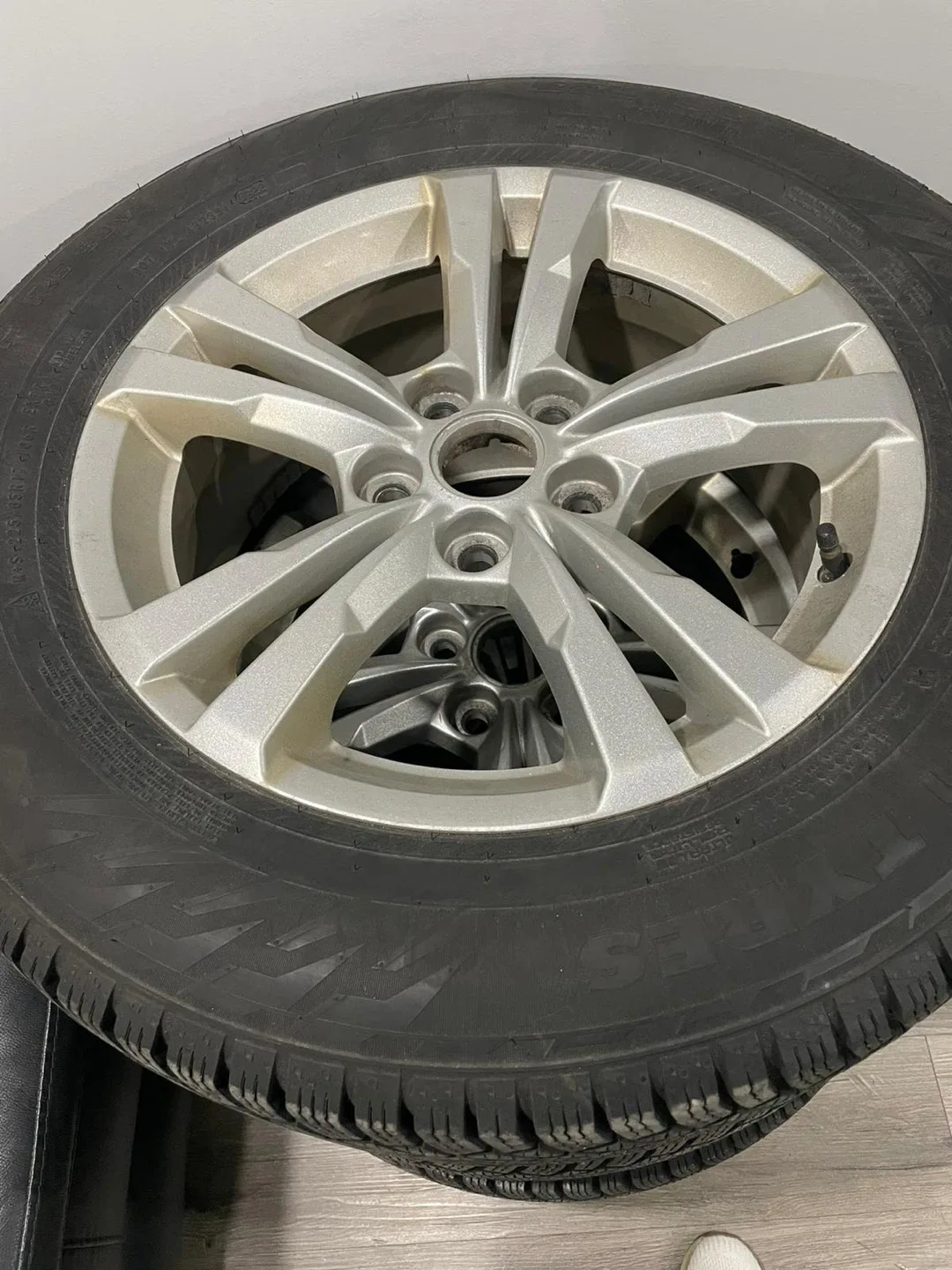 Nokian Hakkapeliitta R3 SUV Winter Tires - 225/65R17 image indicator(3)