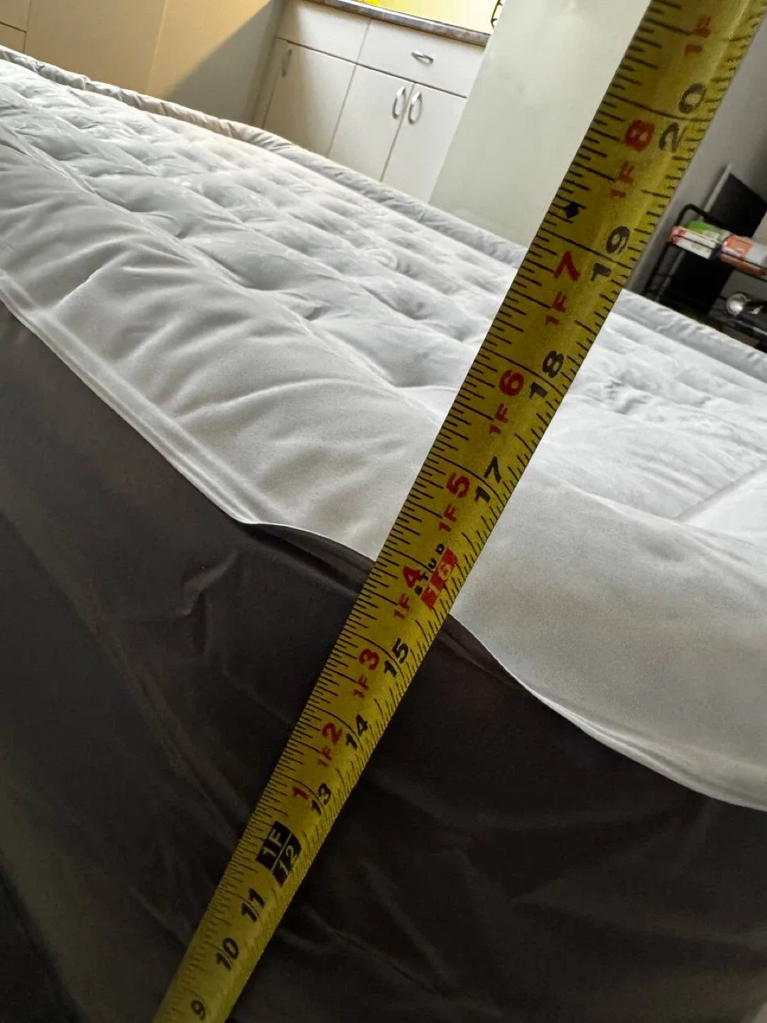 SENNOUL Queen Air Mattress w/ Built-In Pump – Open Box – $60 image indicator(8)