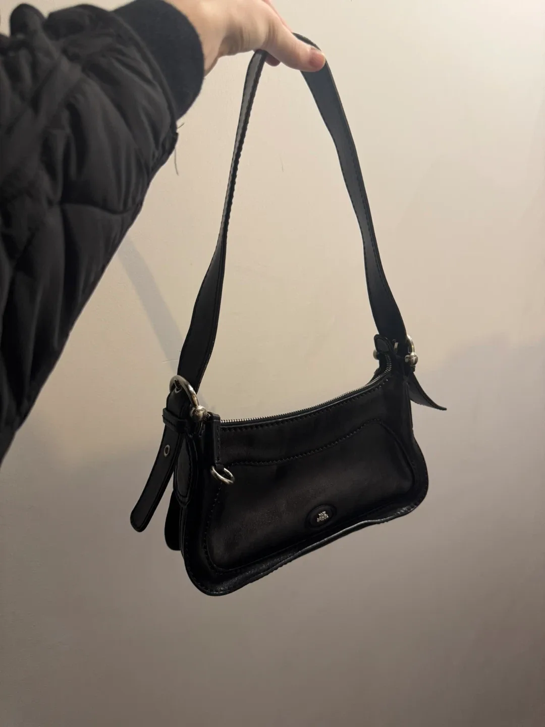 The Bridge Black Leather Shoulder Bag image indicator(2)