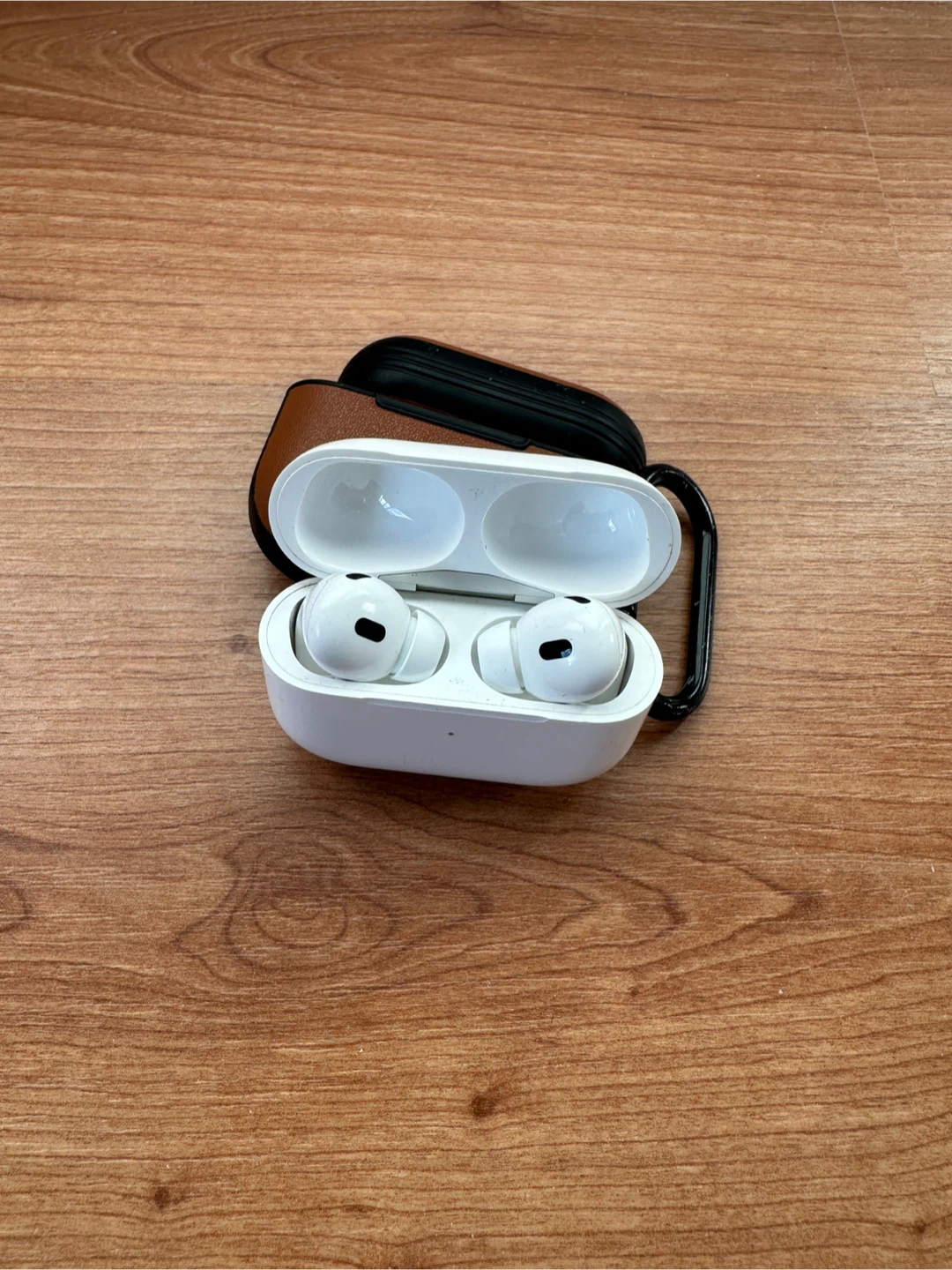 Apple AirPods Pro 2nd Generation - photo 2