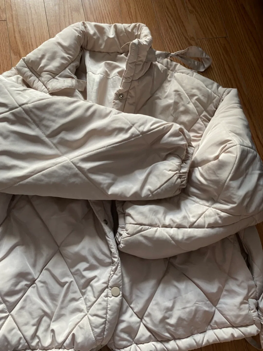 Quilted Beige Puffer Jacket Women Size S-M image indicator(5)