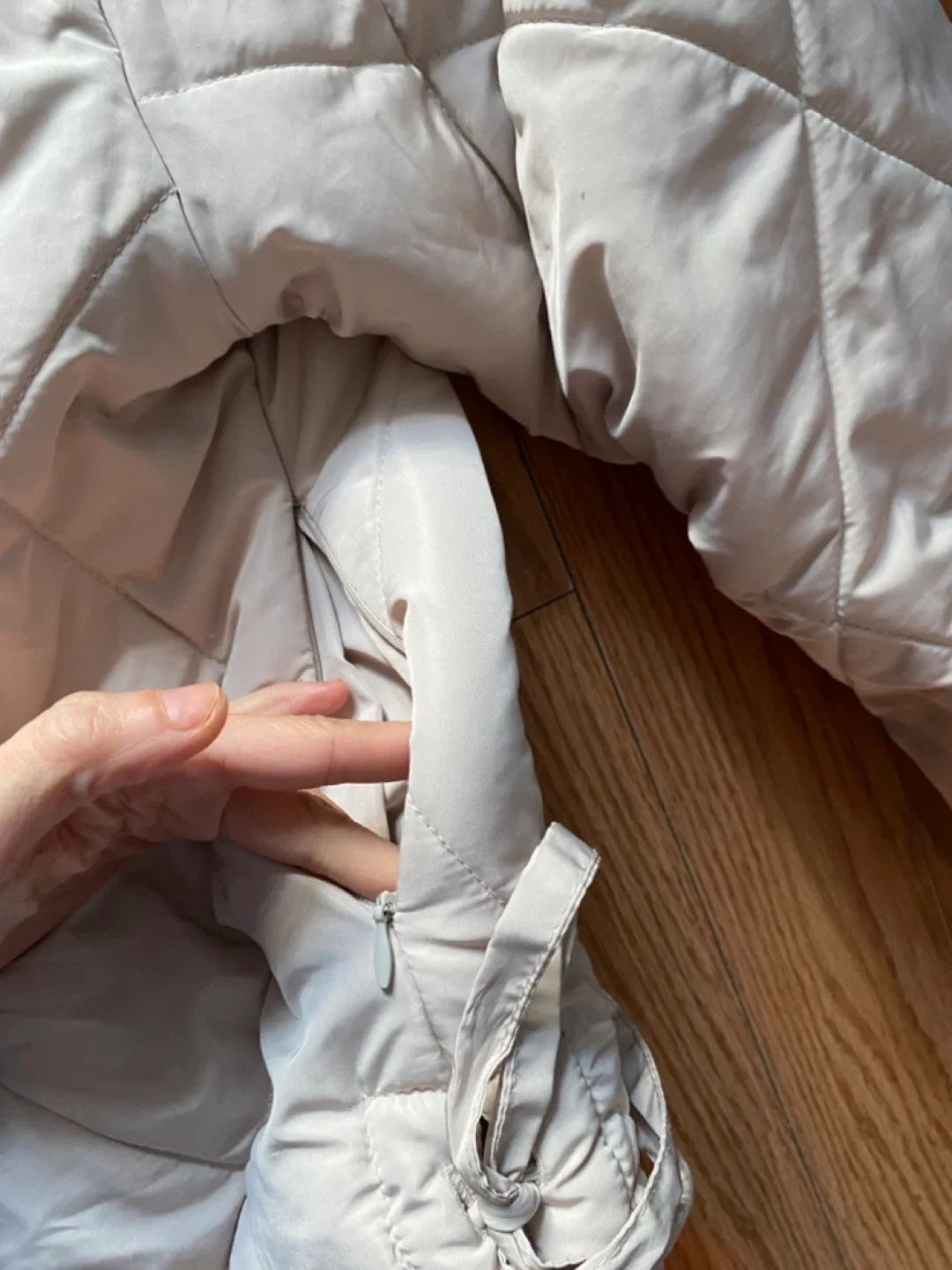 Quilted Beige Puffer Jacket Women Size S-M image indicator(4)