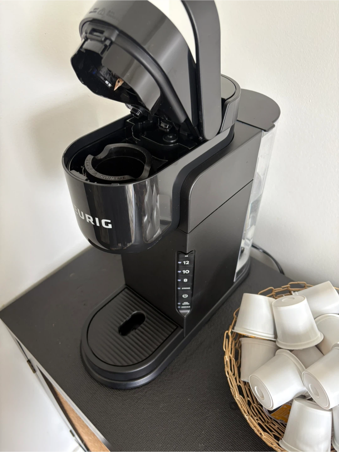 Keurig Single-Serve Coffee Maker – Great Condition - photo 3