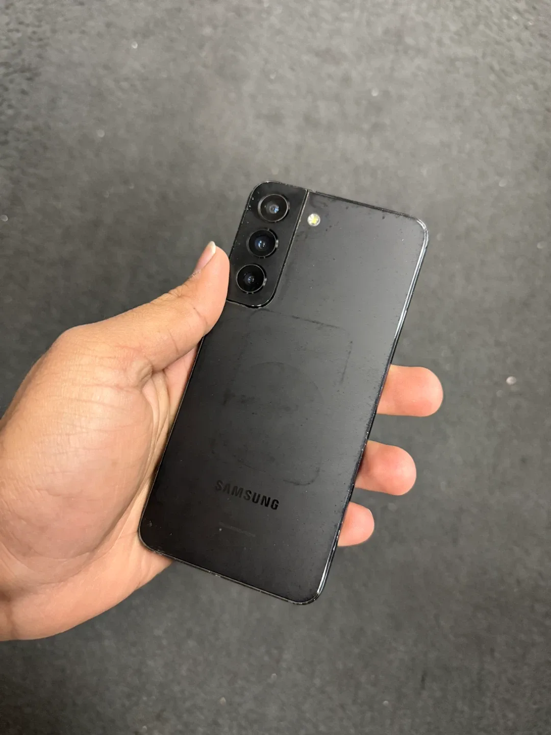 Samsung Galaxy S22 - Black image indicator(2)