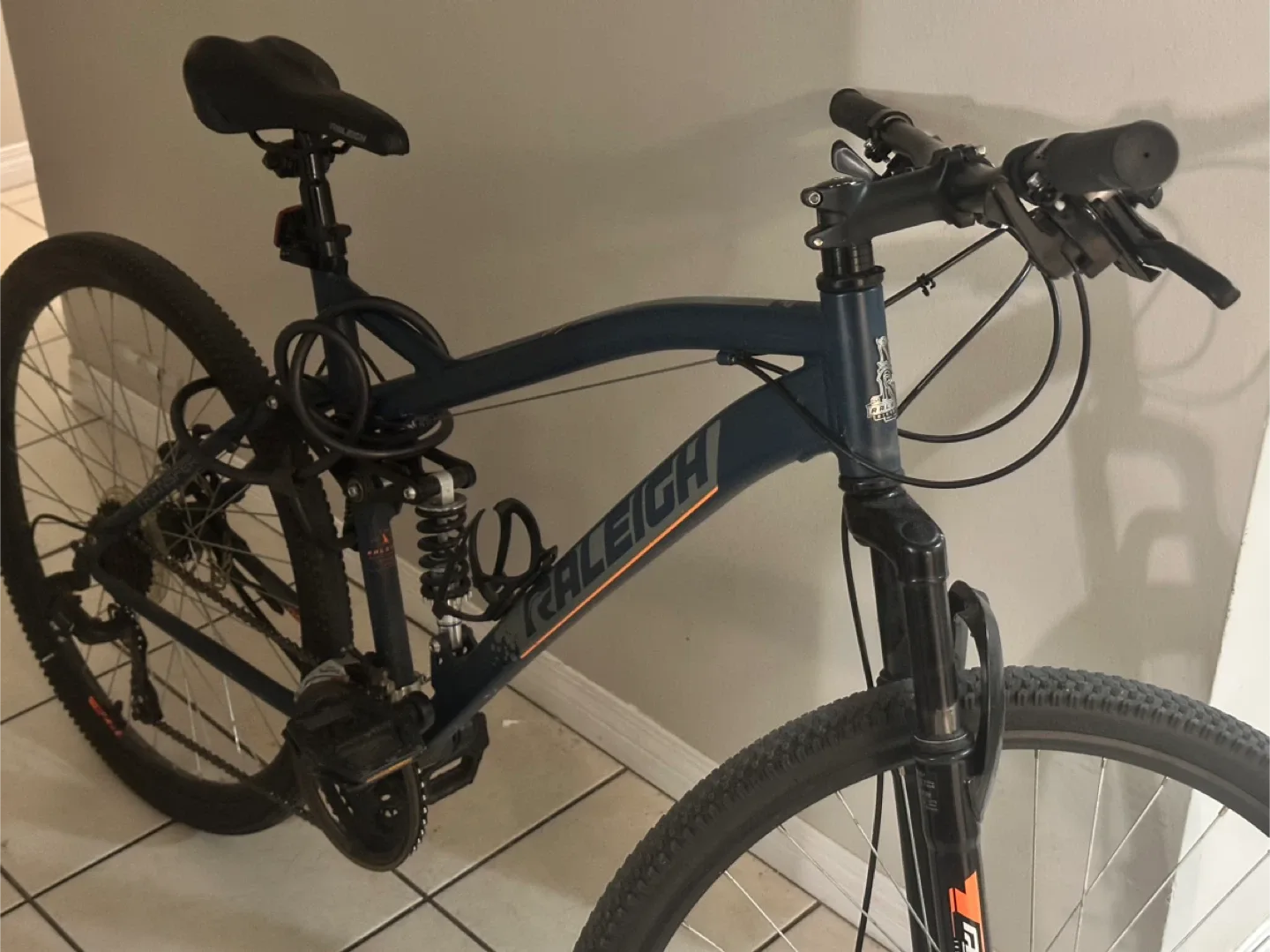 Raleigh Mountain Bike - Great Condition image indicator(2)