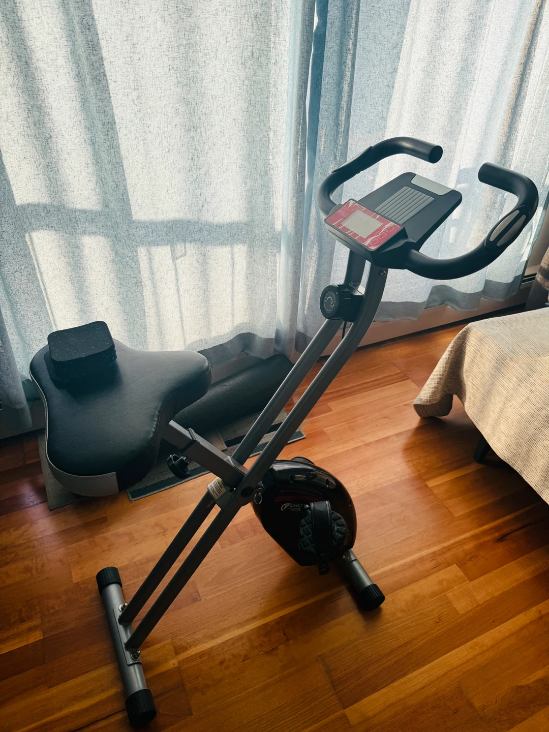 Circuit Fitness Folding Upright Exercise Bike