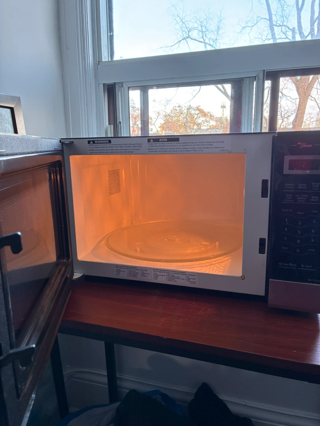 Panasonic Microwave$40 - photo 3