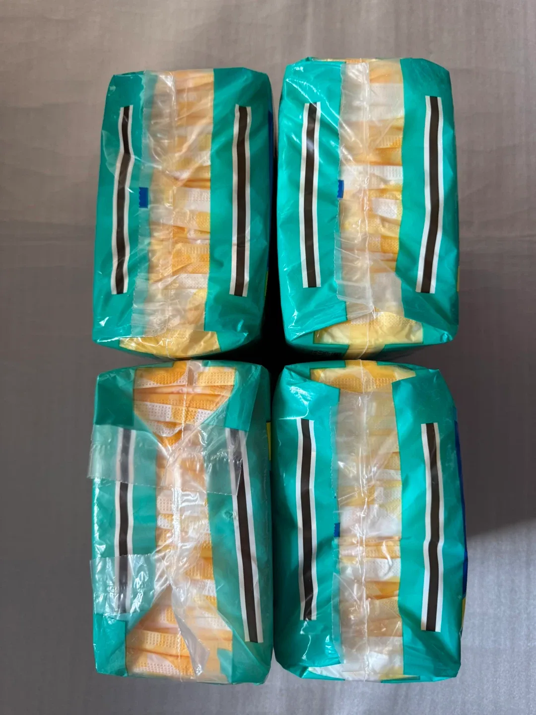 4 Packs Always Ultra Thin Regular Pads ($7.00 Each/Sealed) image indicator(5)