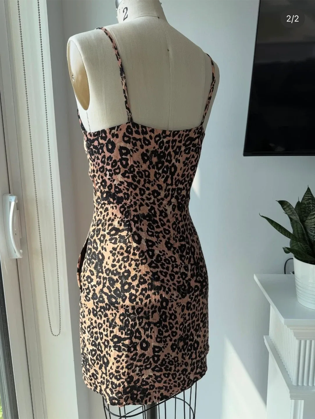 Aritzia Wilfred leopard dress with pockets size 0 image indicator(2)