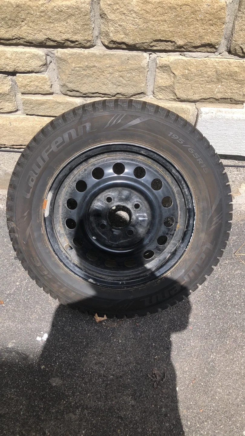 Laufenn 195/65R15 Winter Tire image indicator(2)