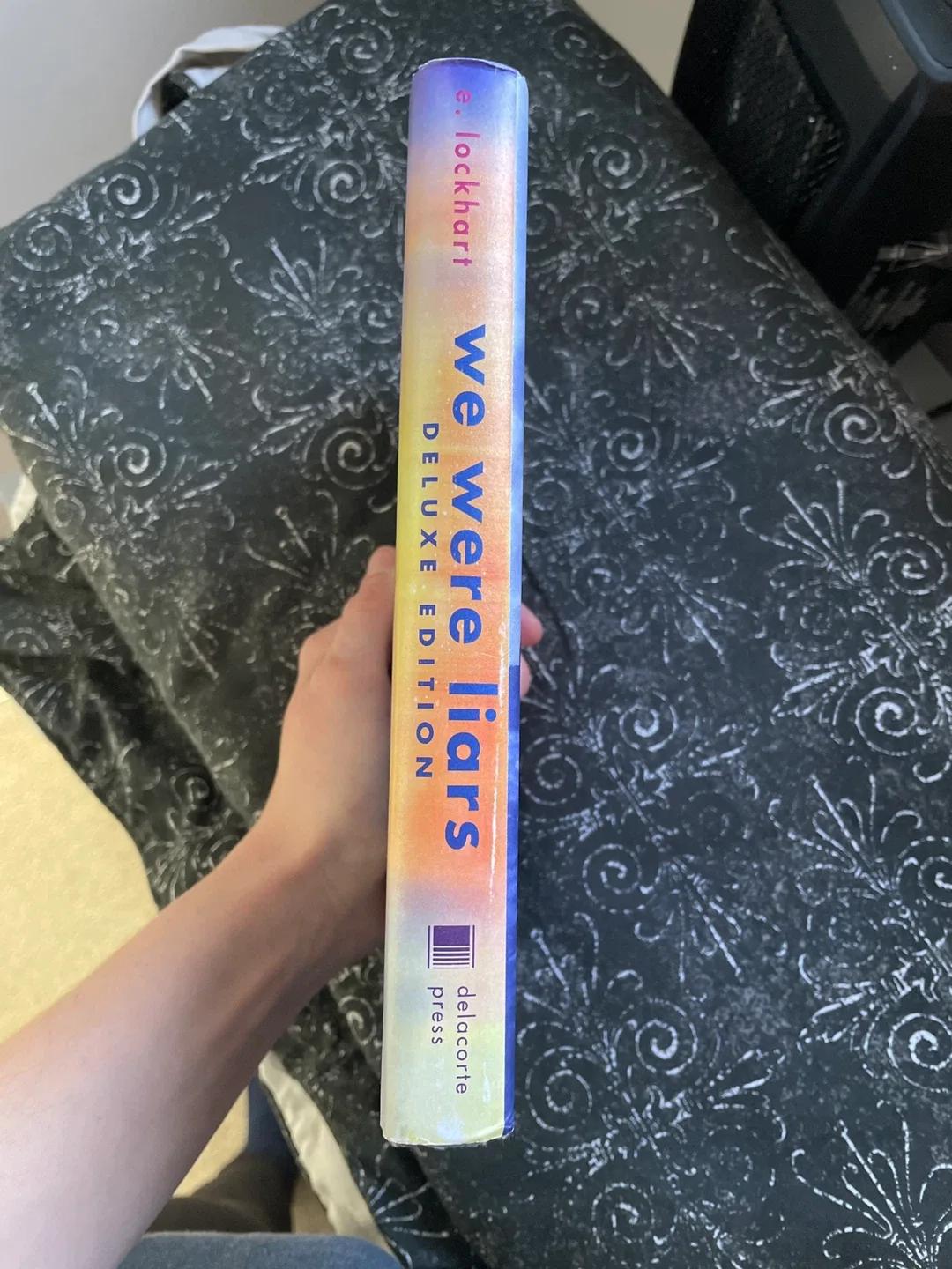 We Were Liars by E. Lockhart - Deluxe Edition image indicator(3)