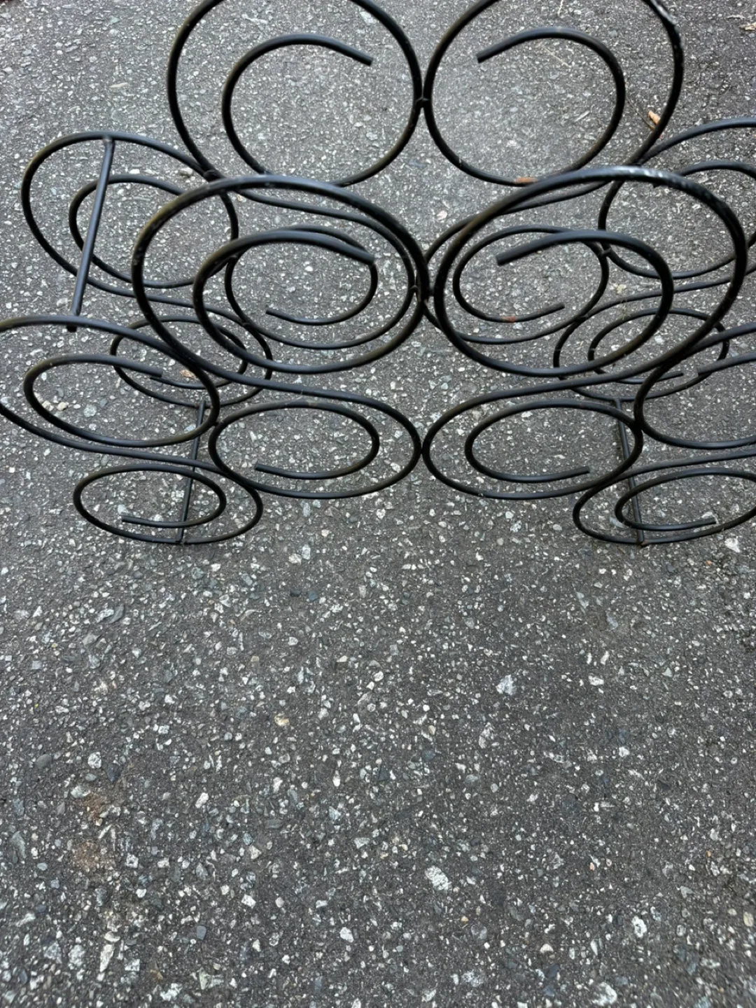 Black Metal Wine Rack image indicator(2)