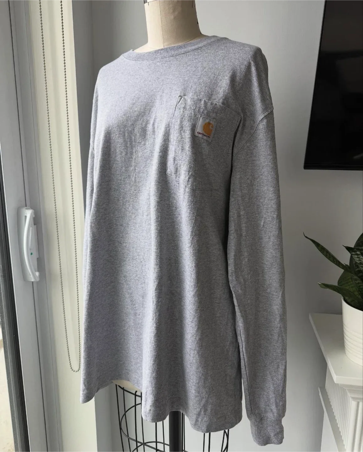 Carhartt loose fit long sleeve shirt size medium