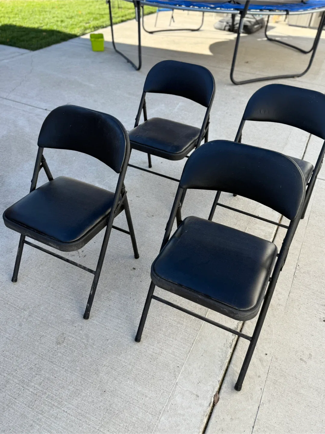 Set of 4 Black Folding Chairs image indicator(2)