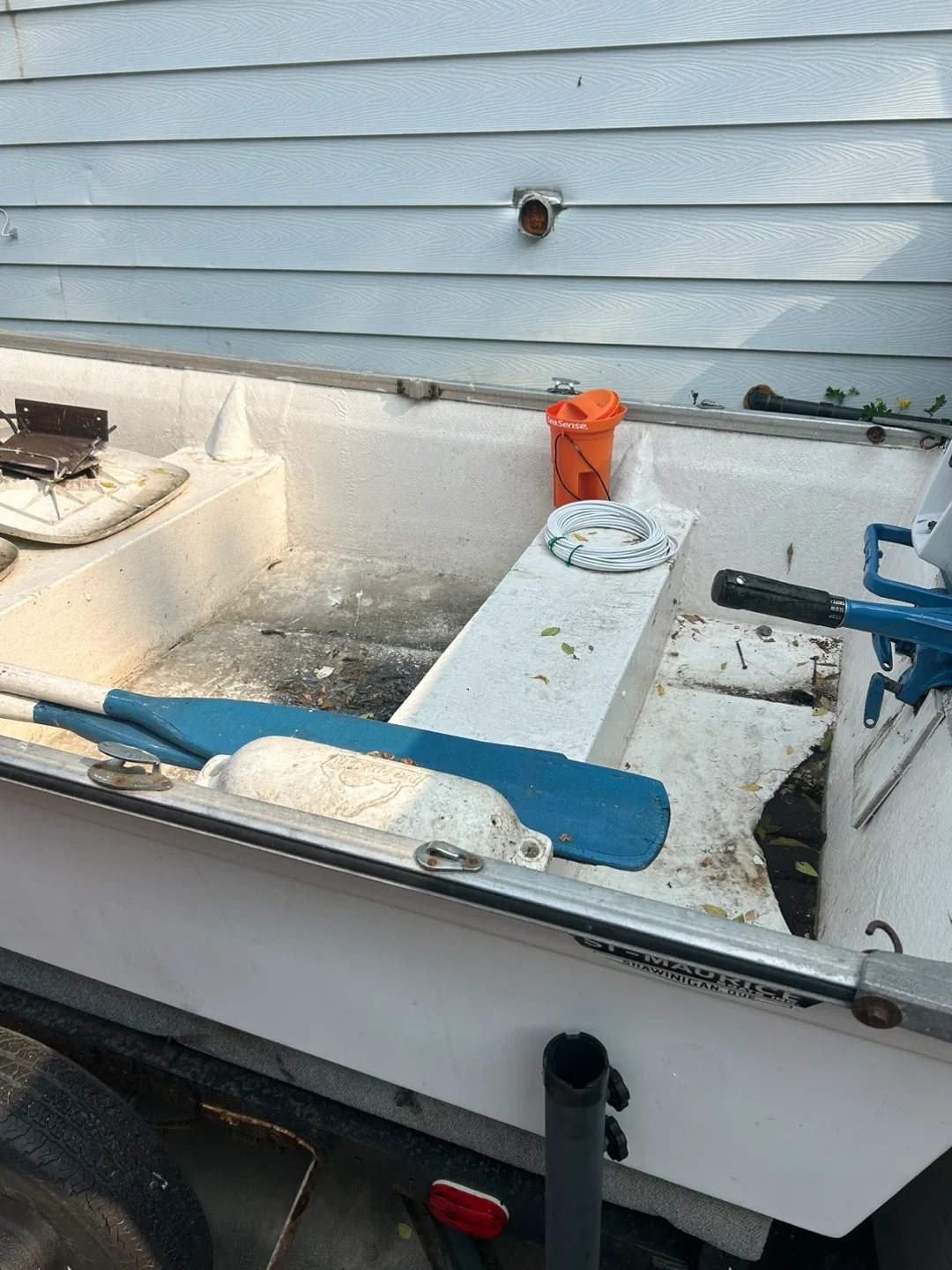 Johnson Seahorse Outboard Motor & Boat image indicator(4)