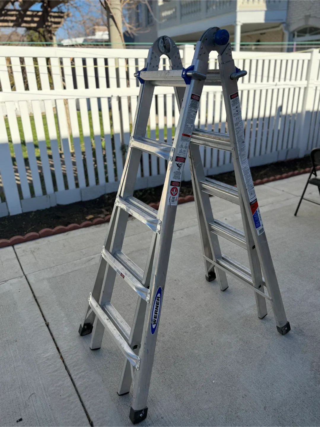 Werner MT-22 300lbs Ladder