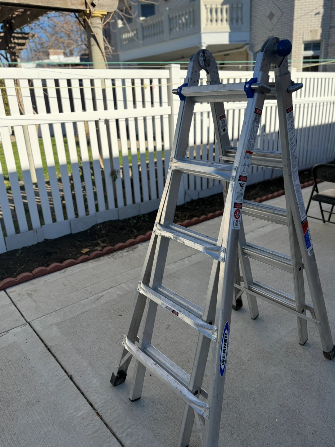 Werner MT-22 300lbs Ladder - photo 2