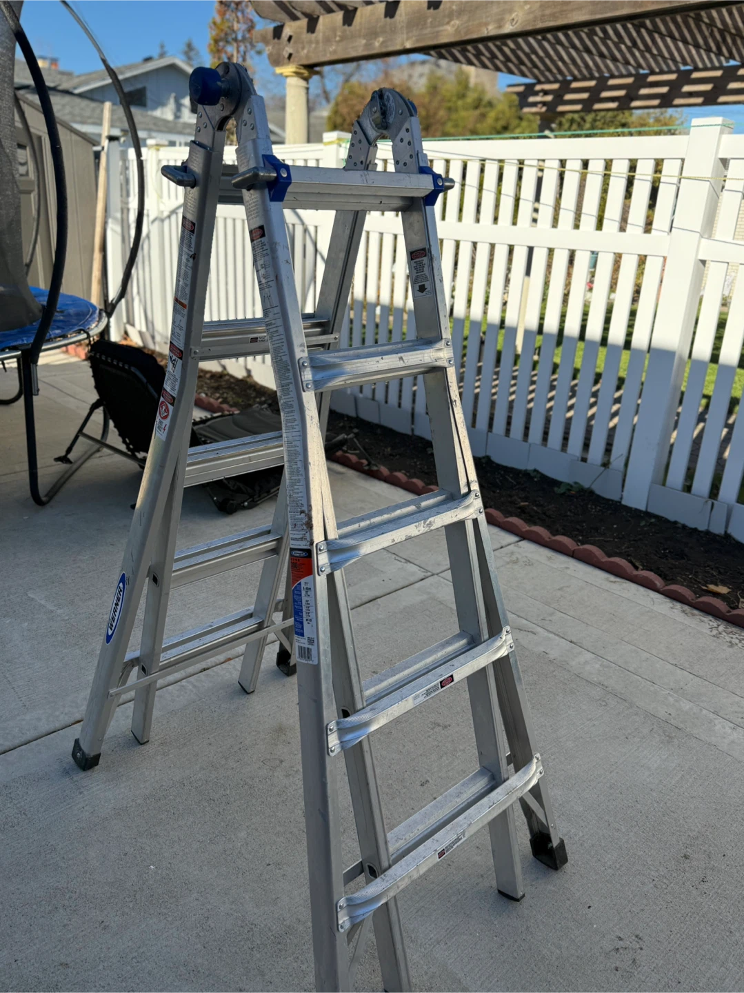 Werner MT-22 300lbs Ladder - photo 4