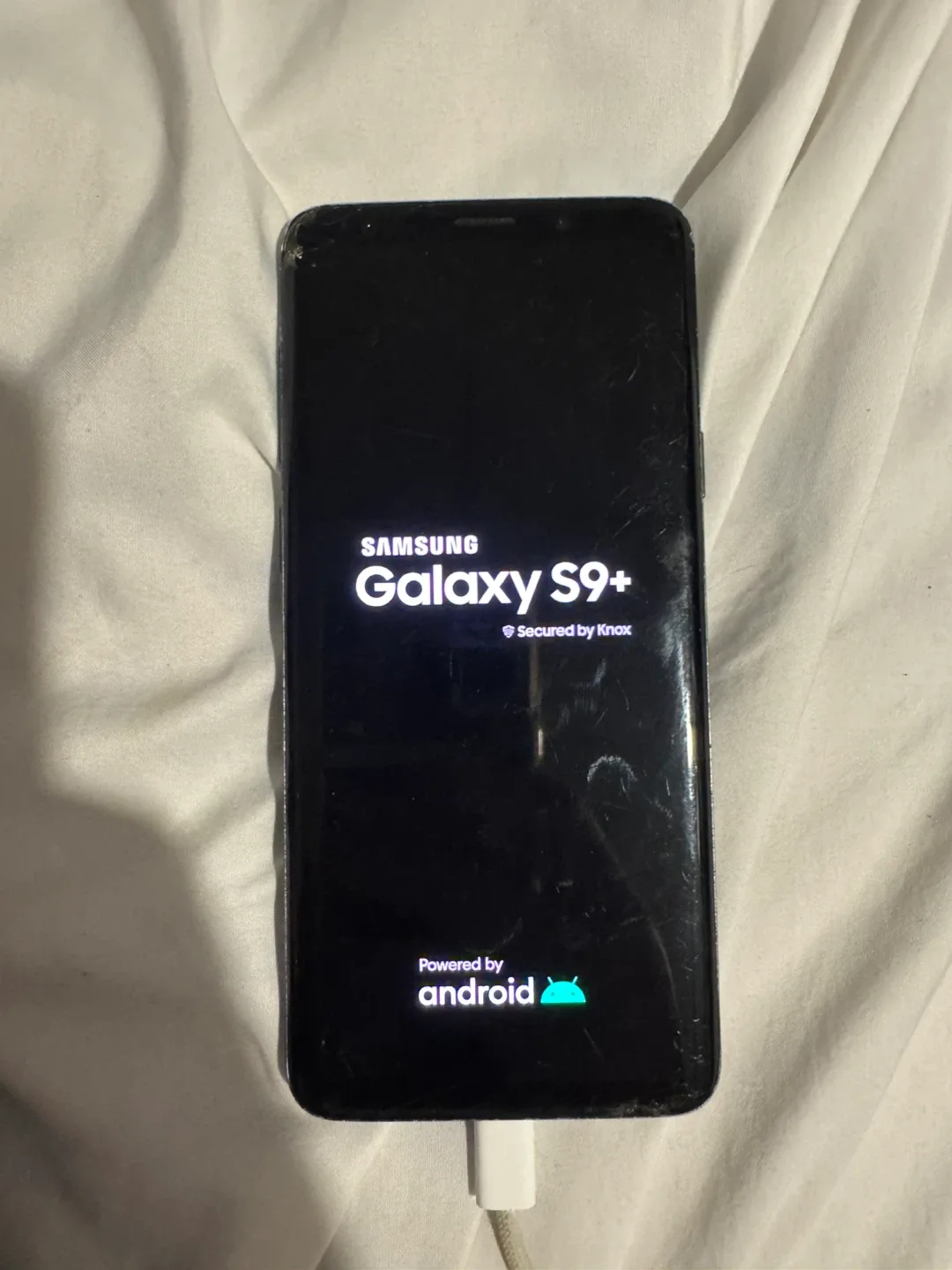 Samsung Galaxy S9+ - Cracked Screen