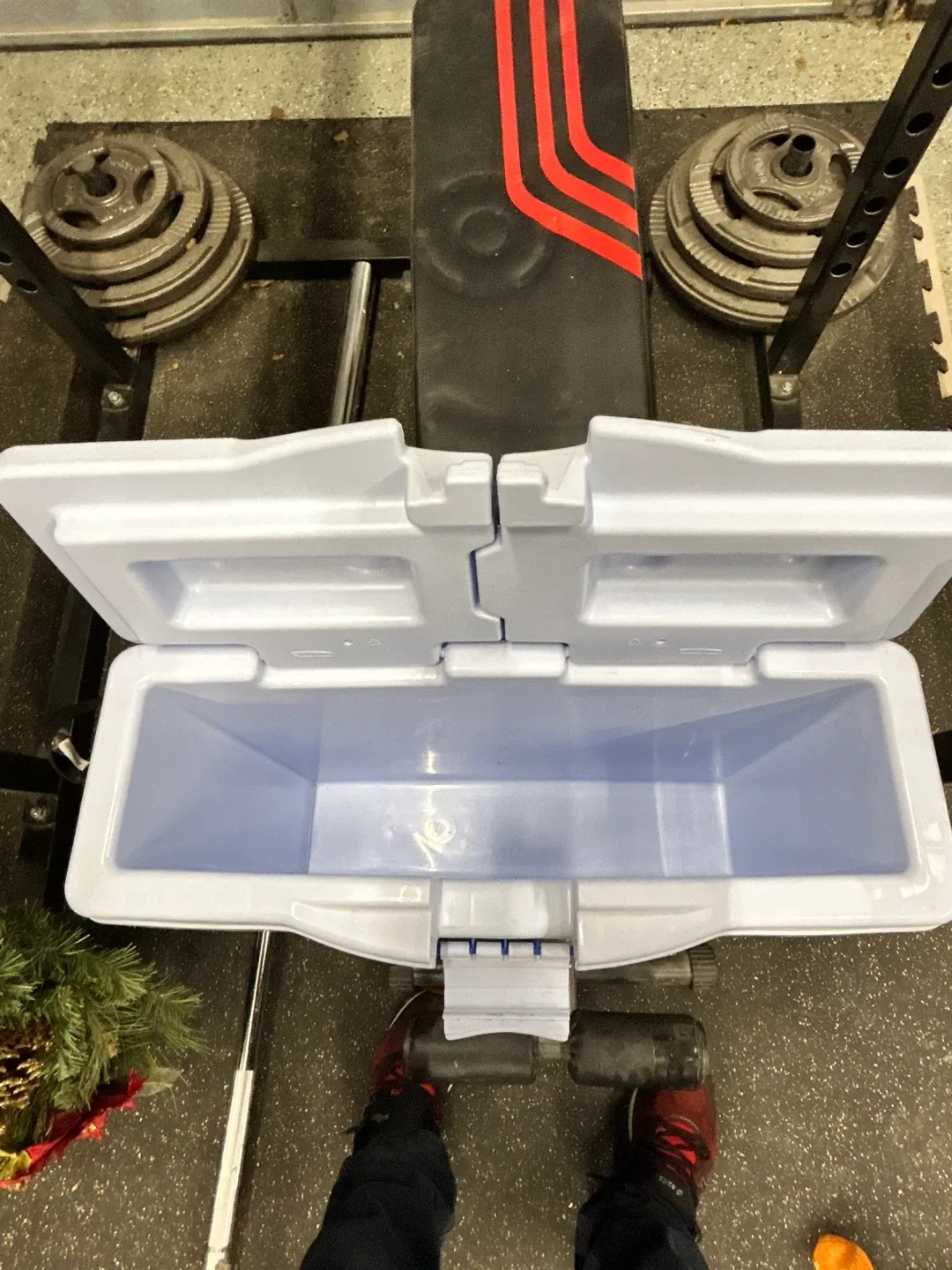 Rubbermaid The Slim Cooler - 13 qt / 12.5 L image indicator(2)