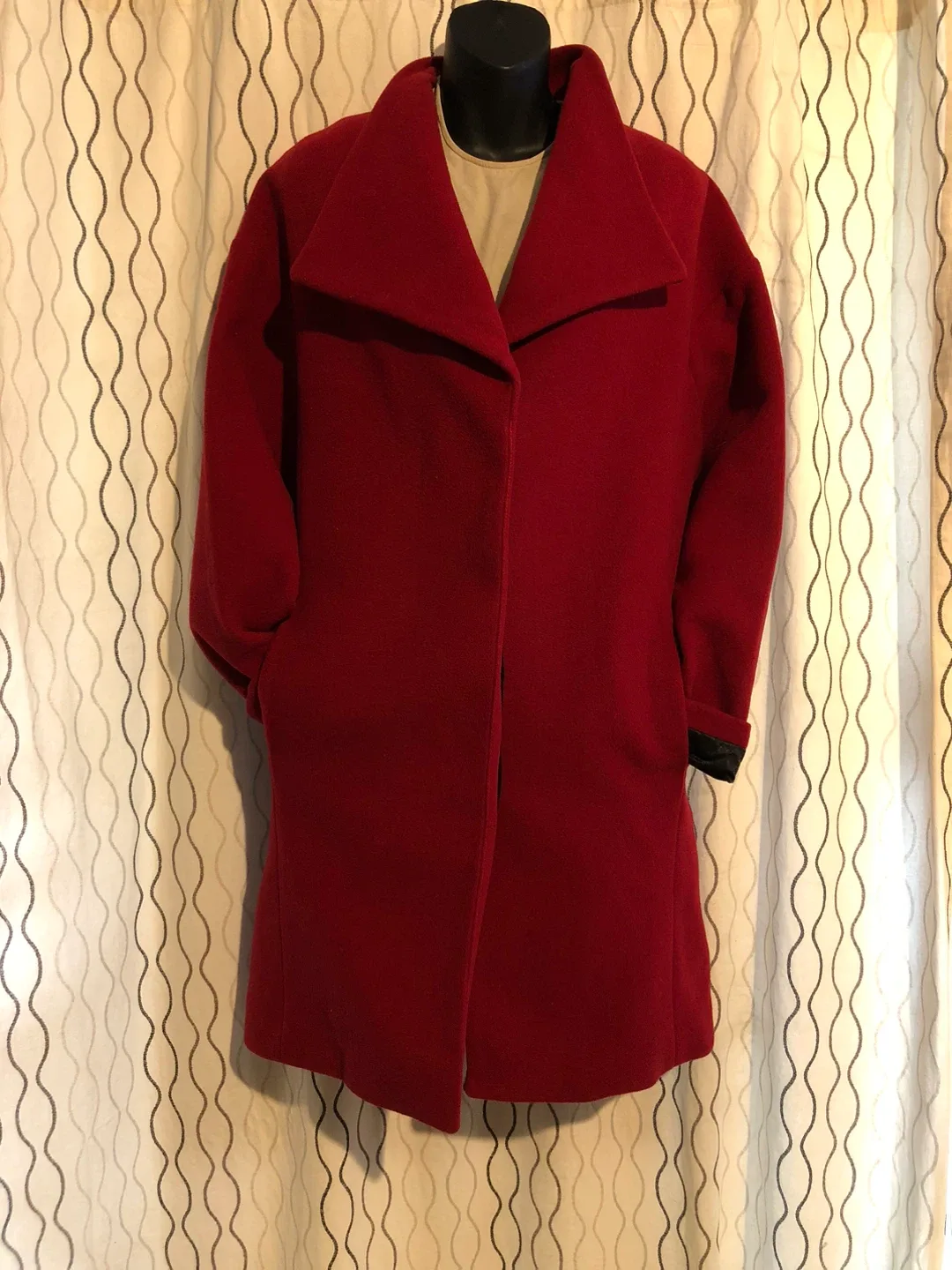 Melanie Lyne Red Wool Coat - Size 8 image indicator(4)
