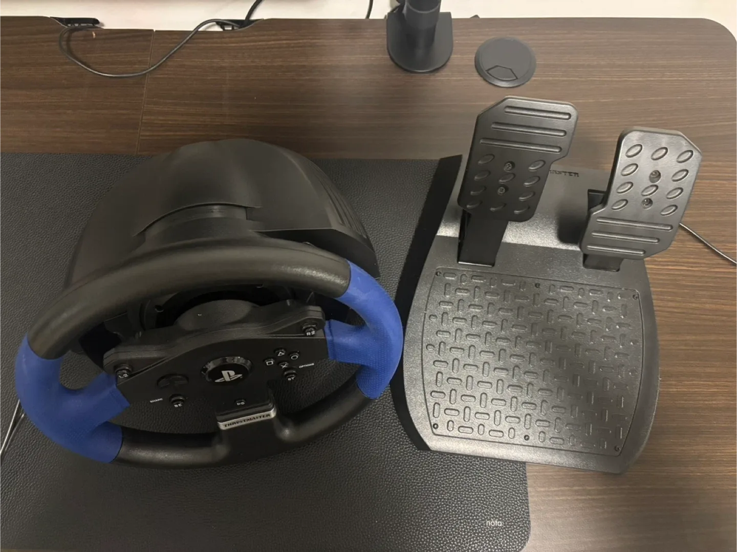 Thrustmaster Racing Wheel T150 and Gran Turismo 7 image indicator(3)