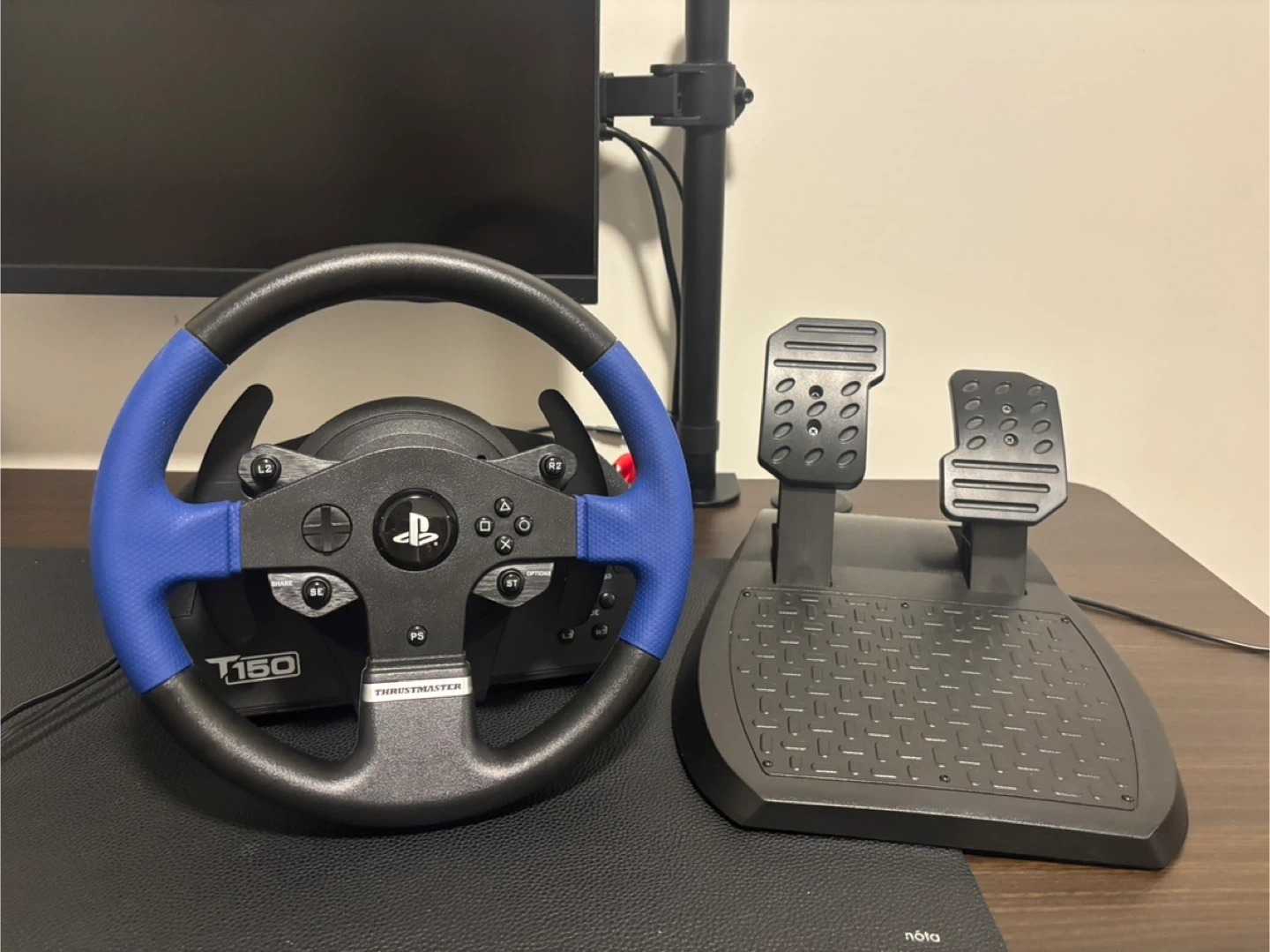 Thrustmaster Racing Wheel T150 and Gran Turismo 7 - photo 2