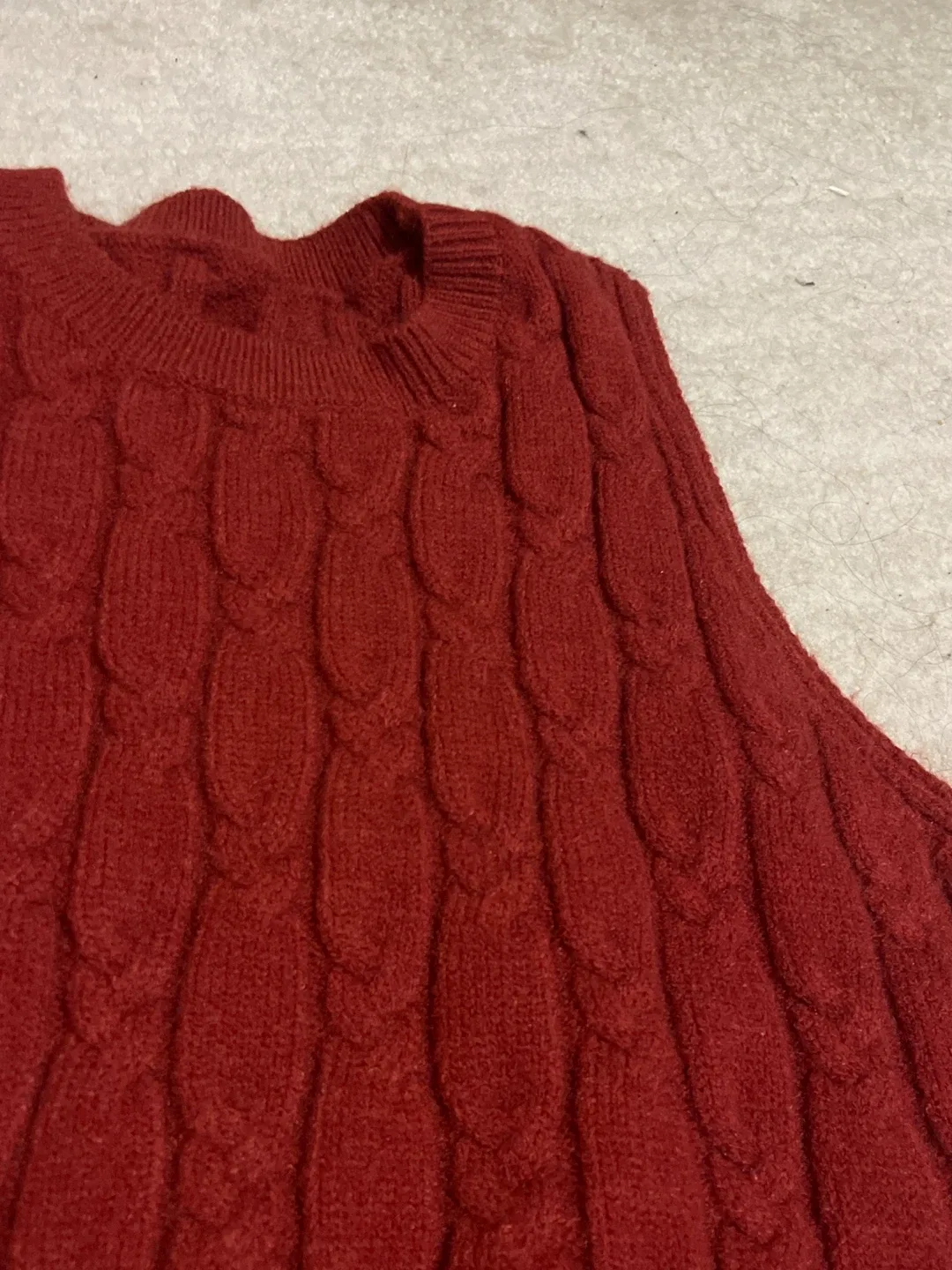 Unisex Red Sleeveless Knit Sweater Vest image indicator(2)