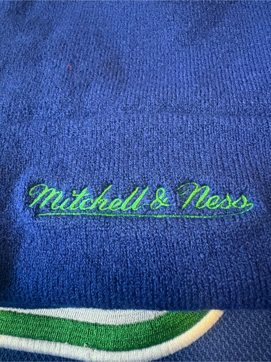 Vancouver Canucks Jersey & Mitchell & Ness Toque - photo 2