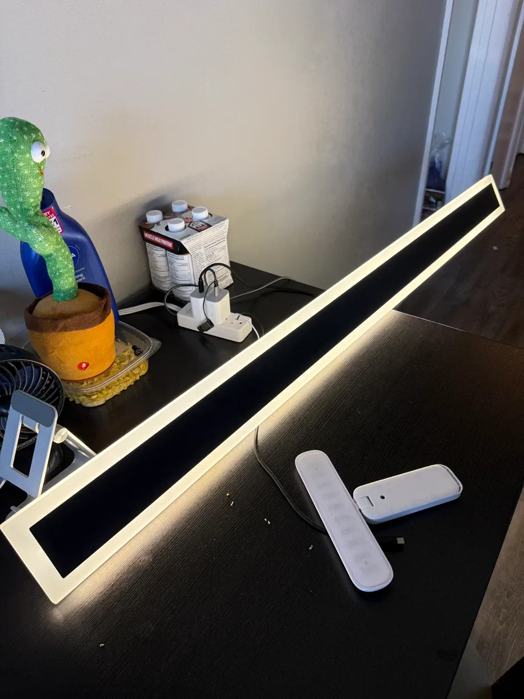 Tipace Modern LED Outdoor Sconce 47.2in image indicator(2)