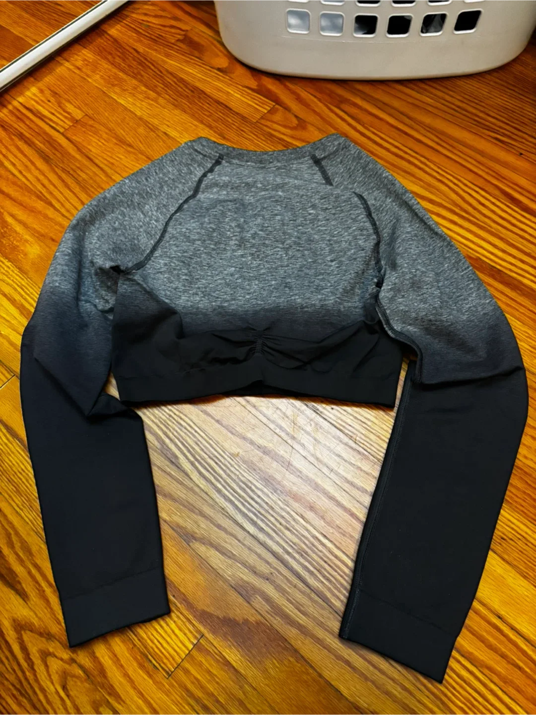 Gymshark Long Sleeve Crop Top - Grey/Black image indicator(3)