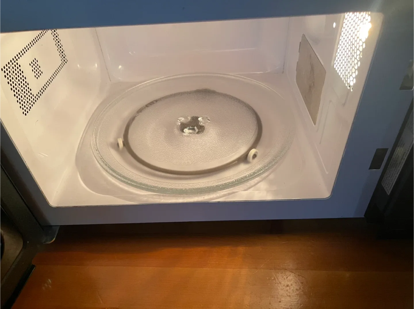 Comfee Microwave Oven - Black image indicator(2)