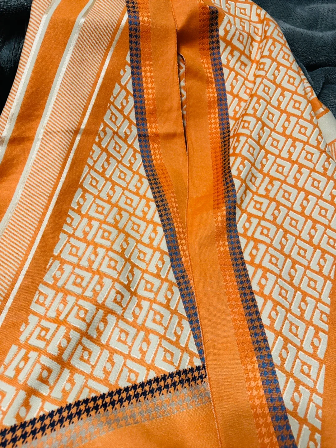 Branded Scarves image indicator(2)