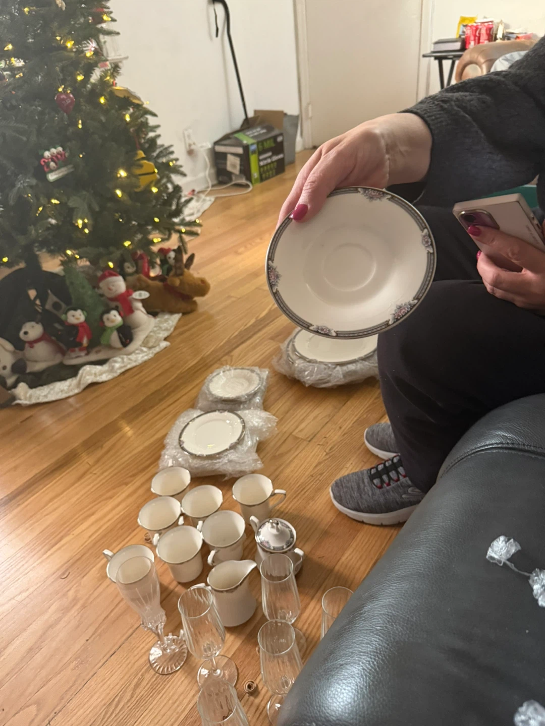 Dinnerware Set - Plates, Cups, Glasses - photo 5