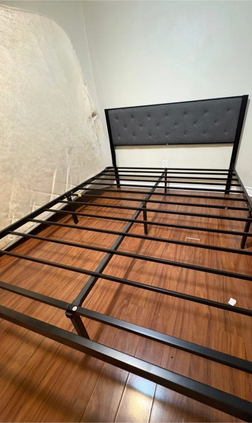 Queen Size Bed Frame with Headboard - photo 2