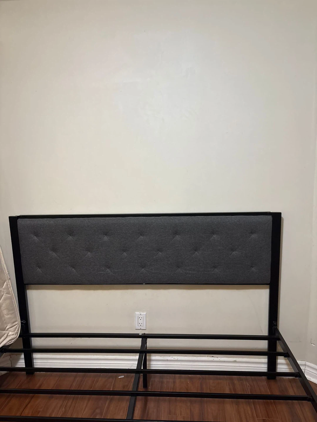Queen Size Bed Frame with Headboard - photo 3