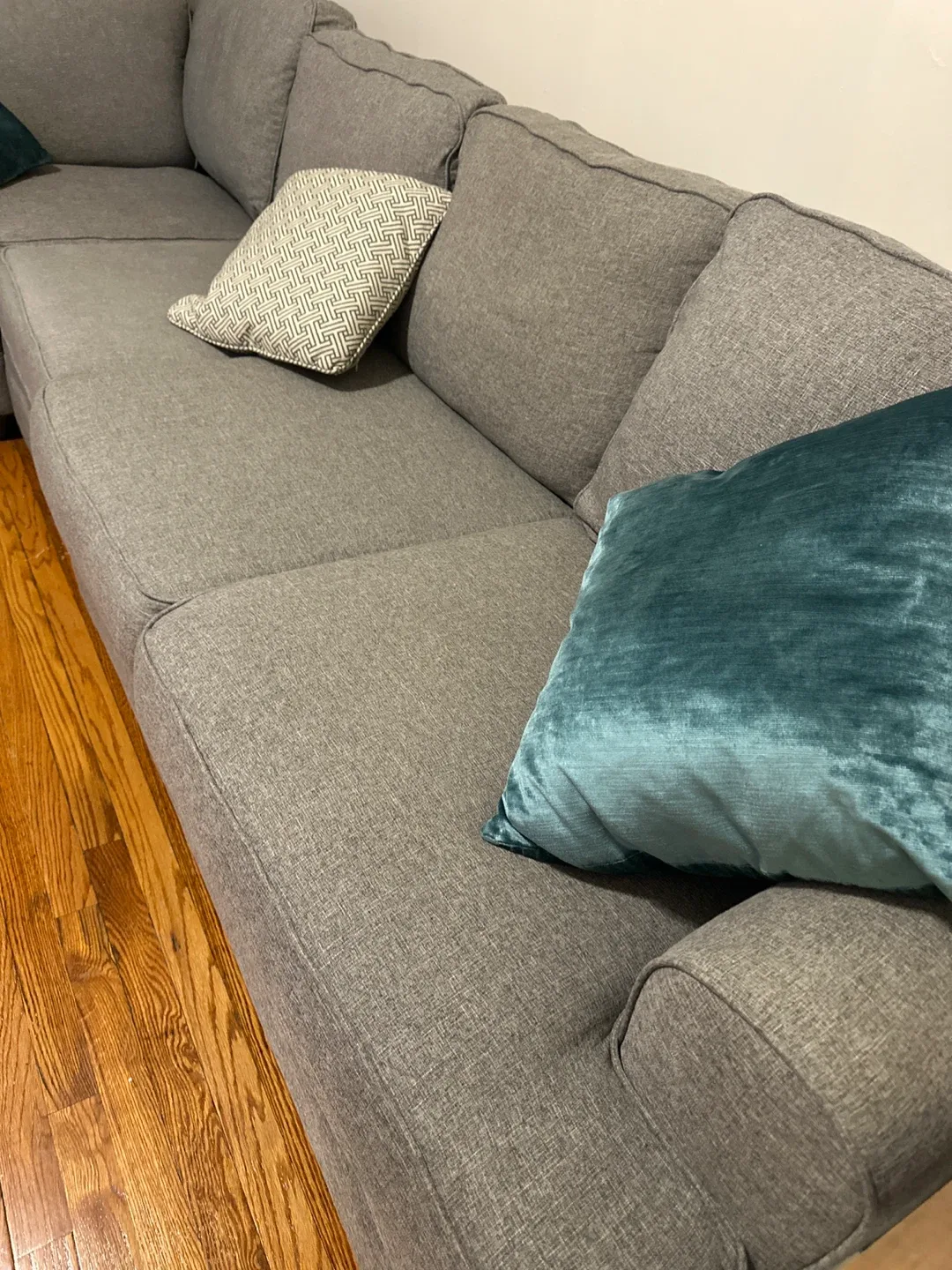 Gray Sectional Sofa image indicator(4)