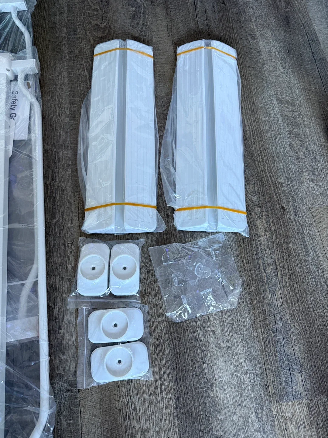 Baby Gate - Dual Swinging Doors image indicator(8)