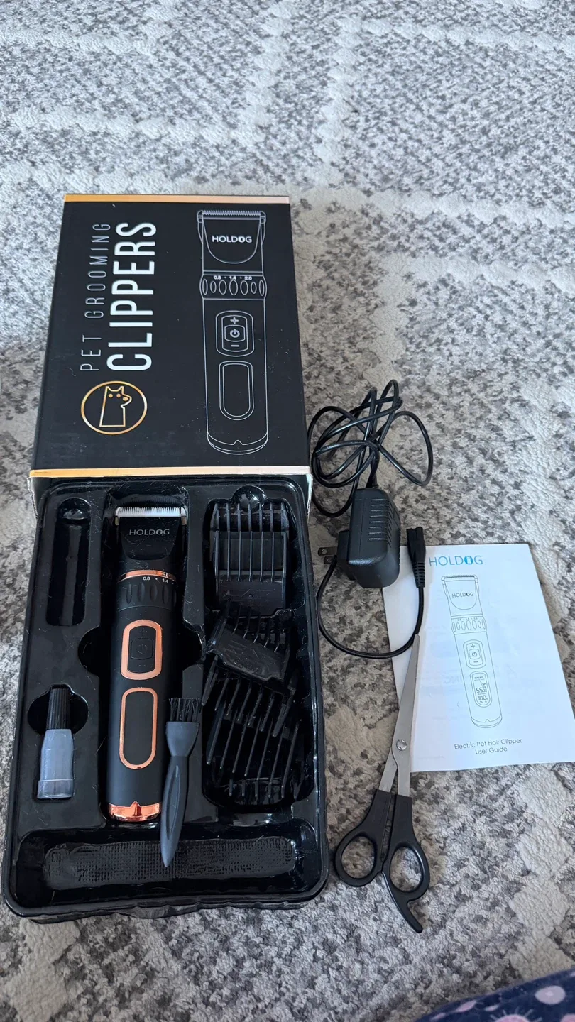 Pet Grooming Clippers Like New + New Detangler Spray image indicator(3)