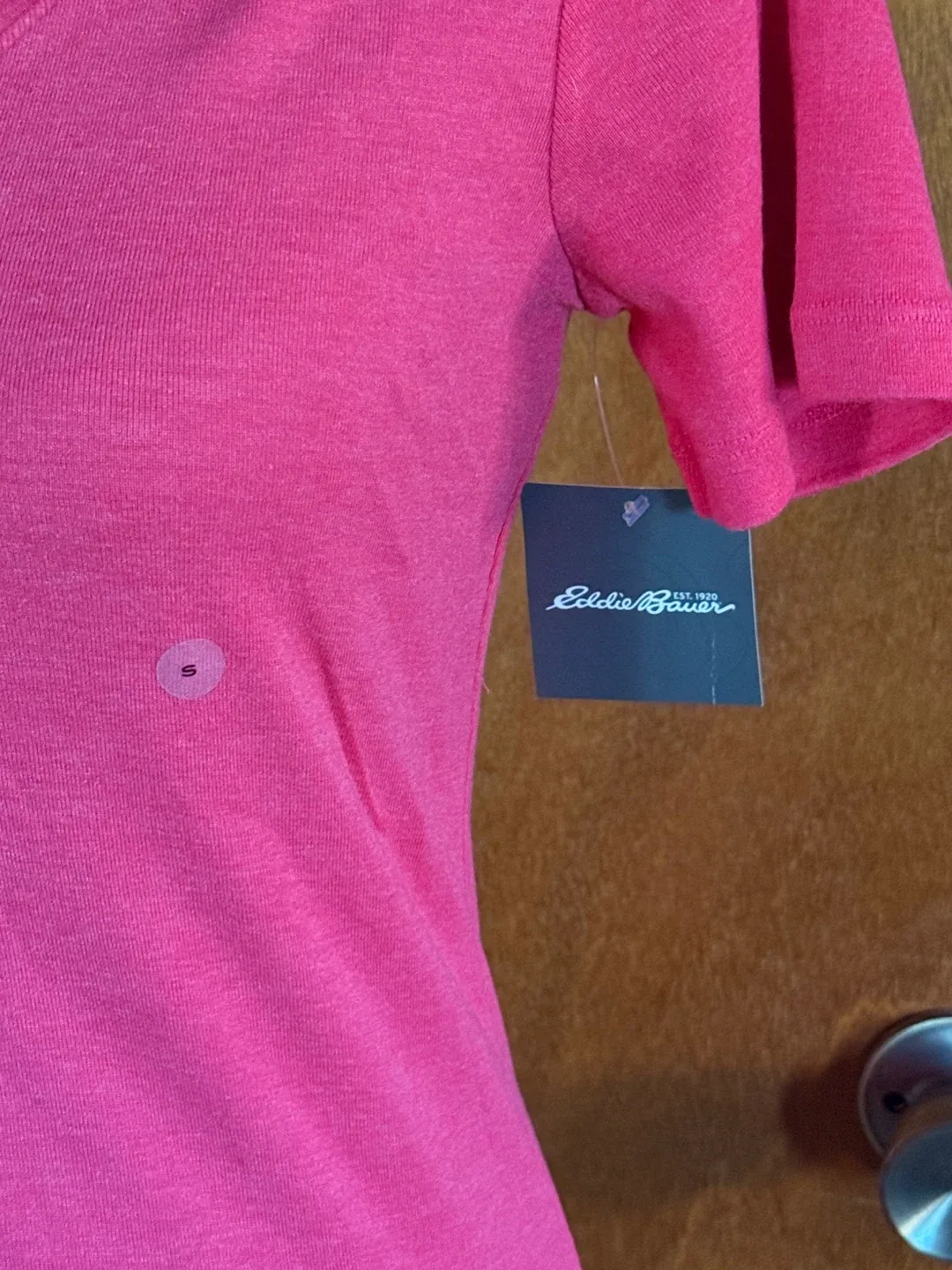 New Eddie Bauer Pink V-Neck Tee - Size S image indicator(2)