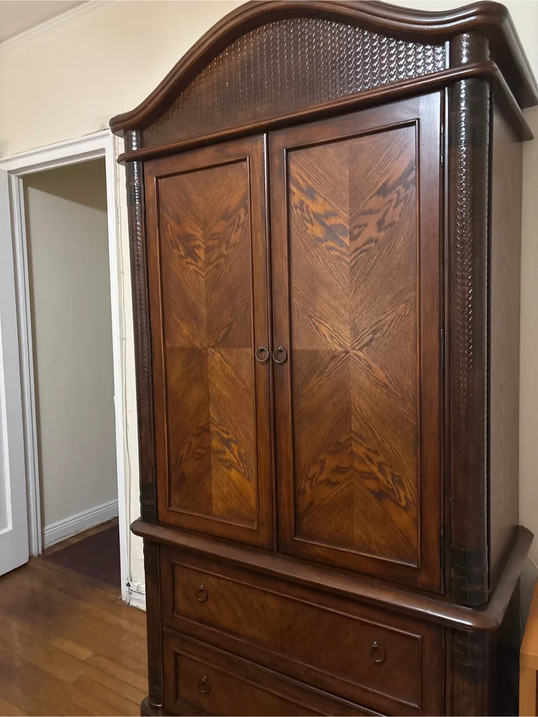 Bedroom Set - Dresser, Wardrobe, Bed & Nightstands image indicator(4)