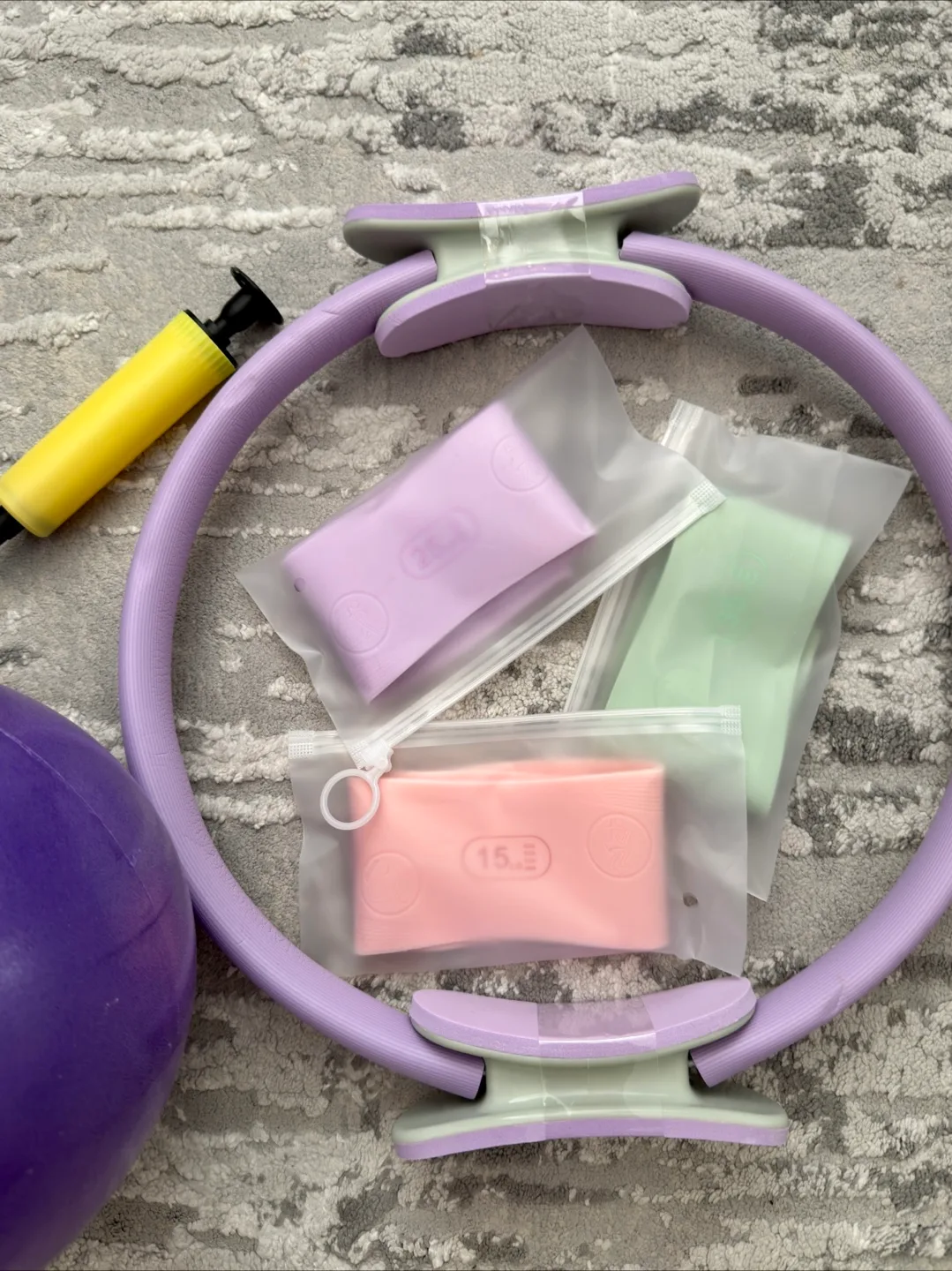 Pilates Set: Circle, Ball, and Resistance Bands image indicator(2)