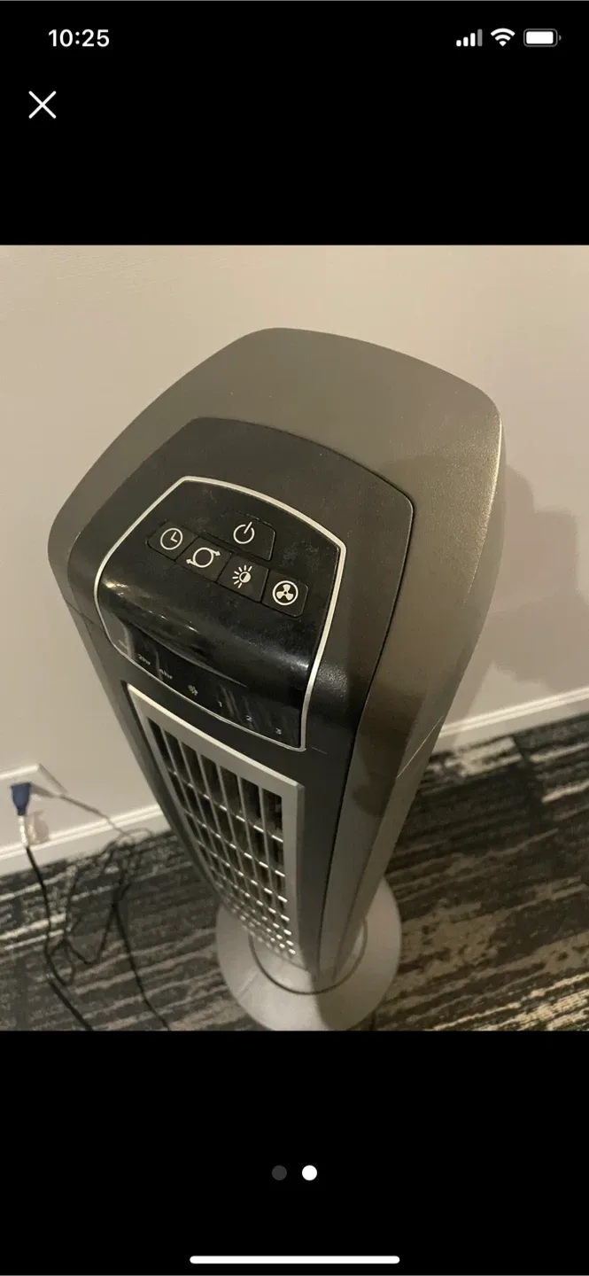 2 fans NOMA Motor Tower Fan and Lasko image indicator(2)